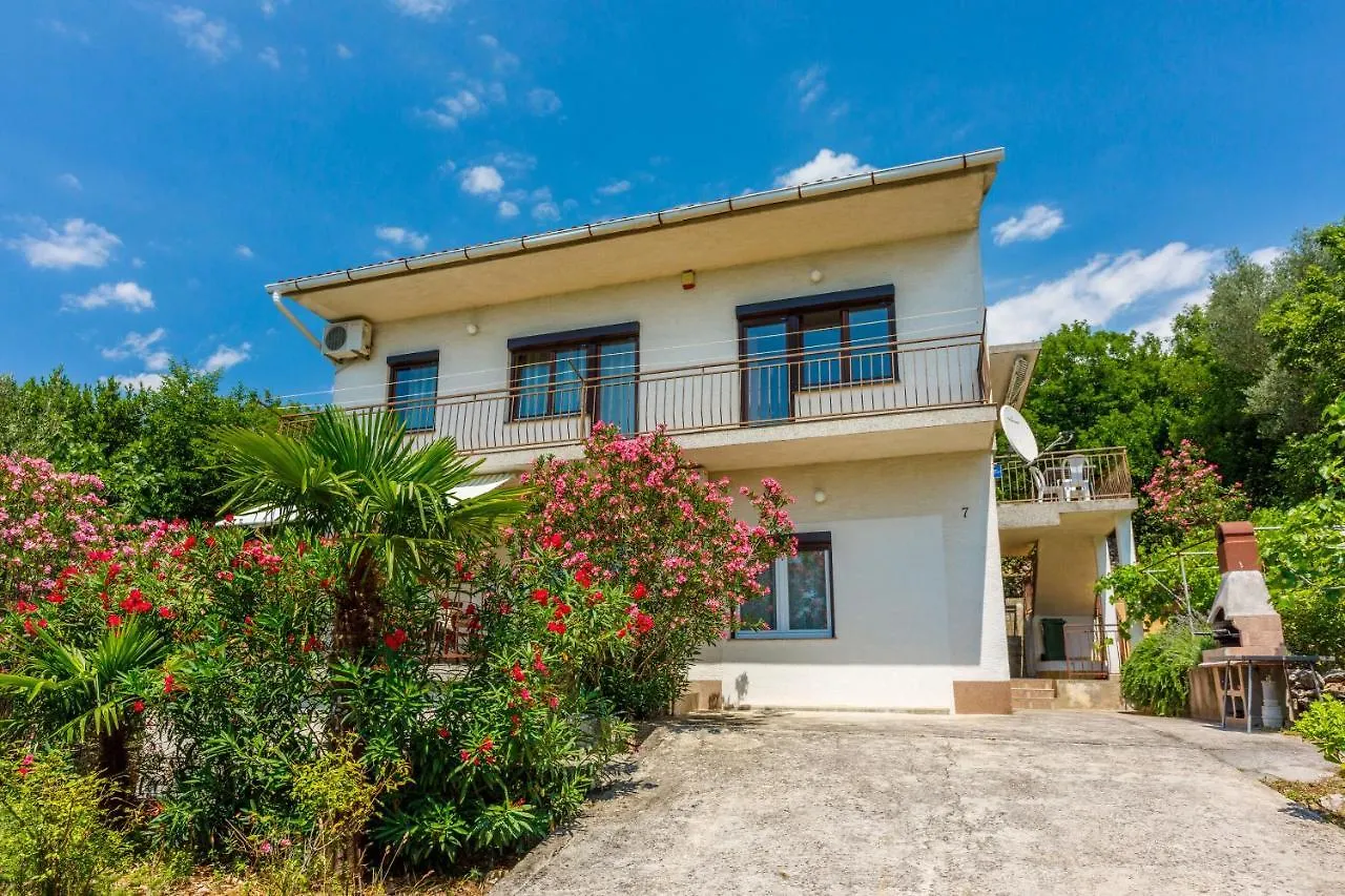 Apartments Arijana Dramalj